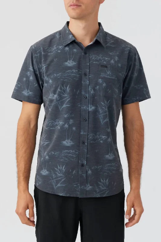 men clothing graphic t-shirt-Trvlr Upf Traverse Hawaii Standard Shirt In Black